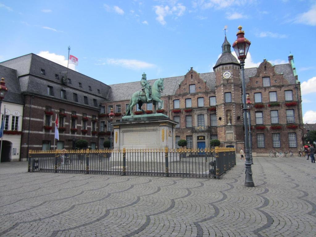 Altduesseldorf Hotel Exterior photo