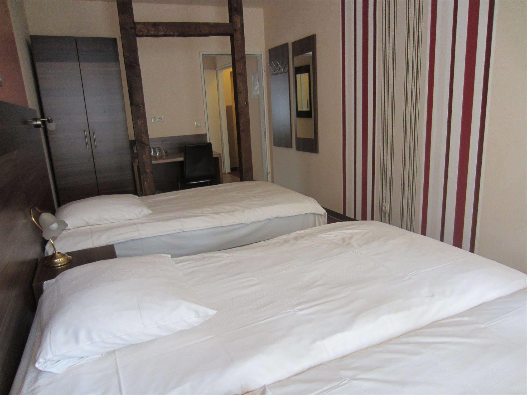 Altduesseldorf Hotel Room photo